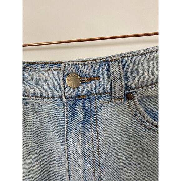 Kendall & Kylie Blue Denim Light Wash Shorts Cuffed Size 26 - Picture 6 of 8